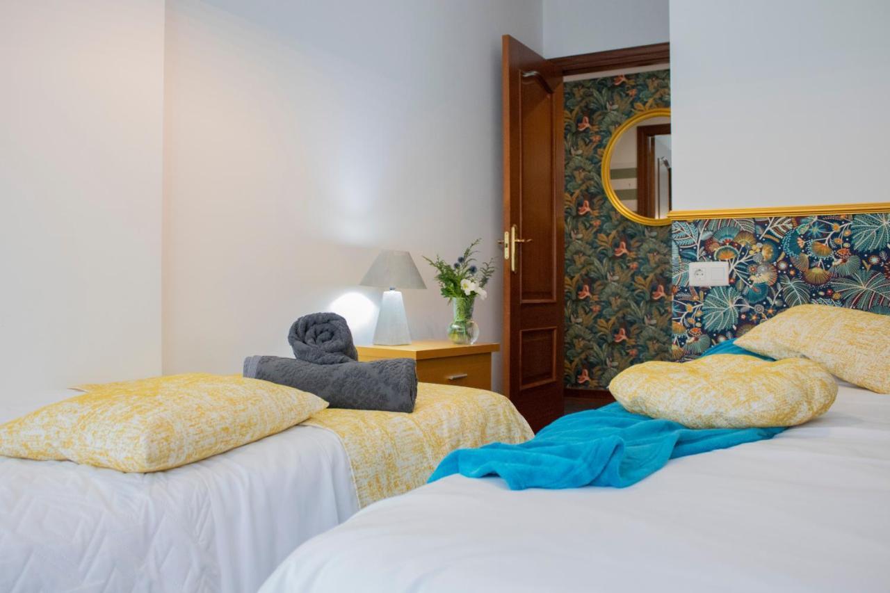 Luxury Singular Apartamento 4 Dormitorios 圣地亚哥－德孔波斯特拉 外观 照片